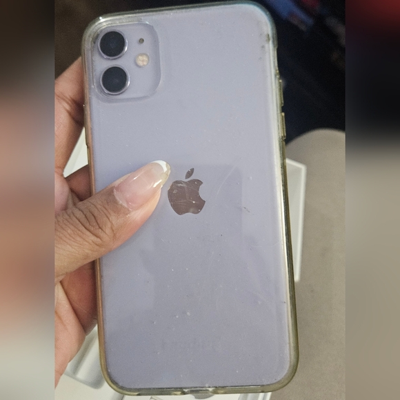 Apple iPhone 11 - Purple - Picture 4 of 4